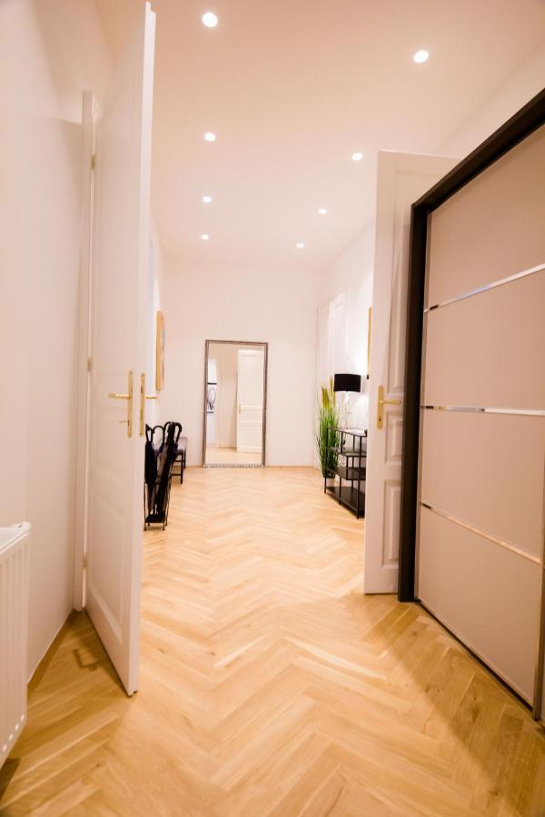 Studio Apartments Opera - Mai'S Apartments ウィーン エクステリア 写真